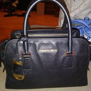 Michael kors black leather purse